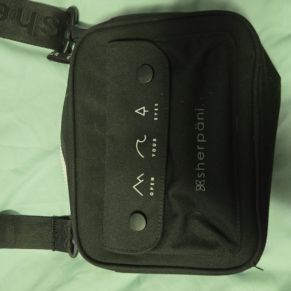 Great Sherpani Shoulder Bag - Picture 2 of 5